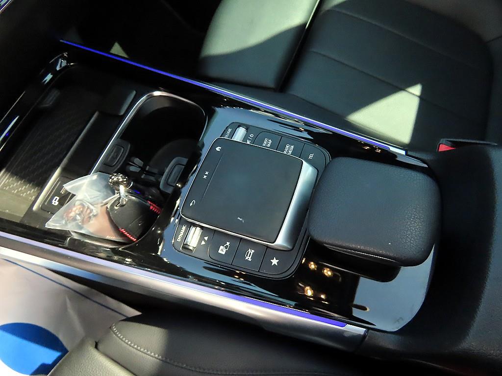 Mercedes Benz GLB Class - Vista 11