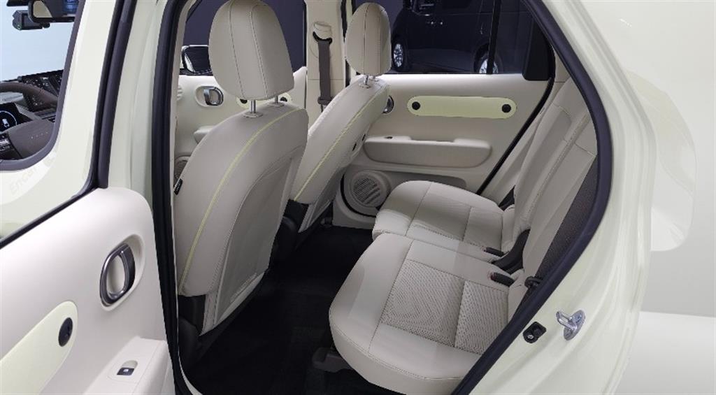 HYUNDAI Casper - Vista 8