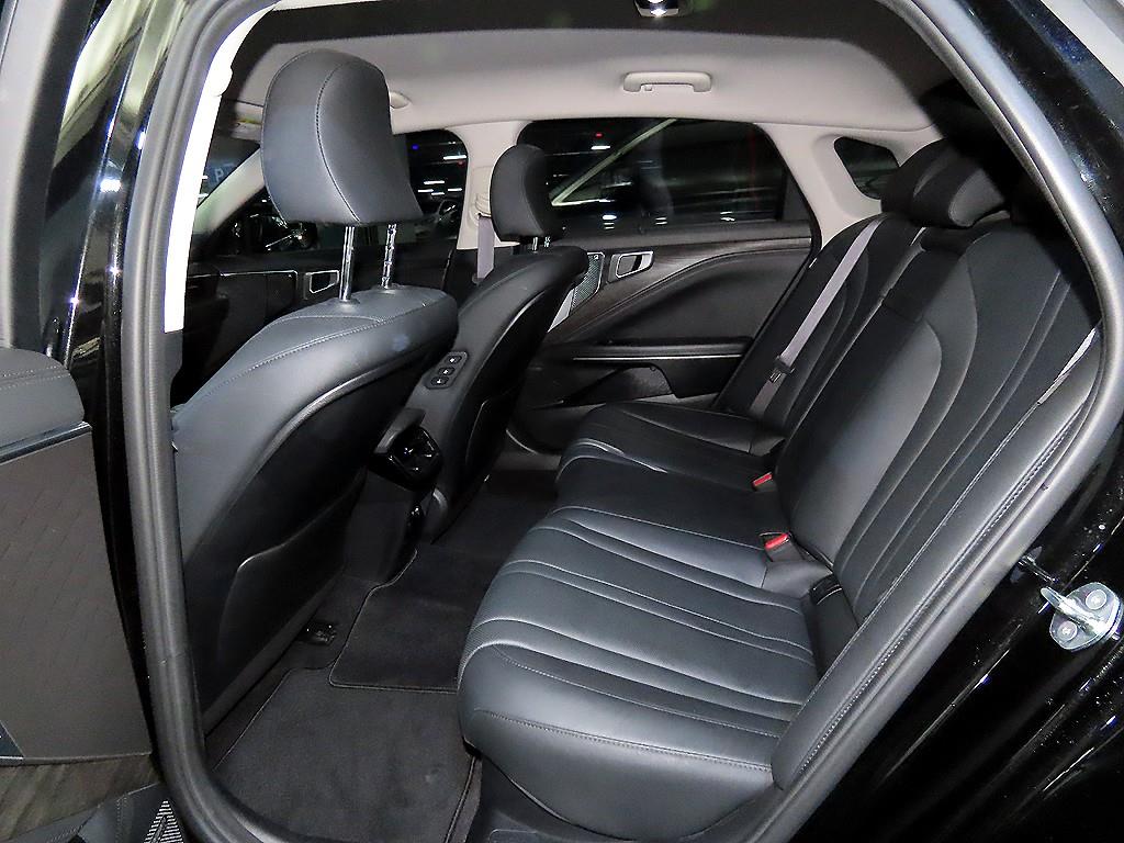 KIA K8 - Vista 7