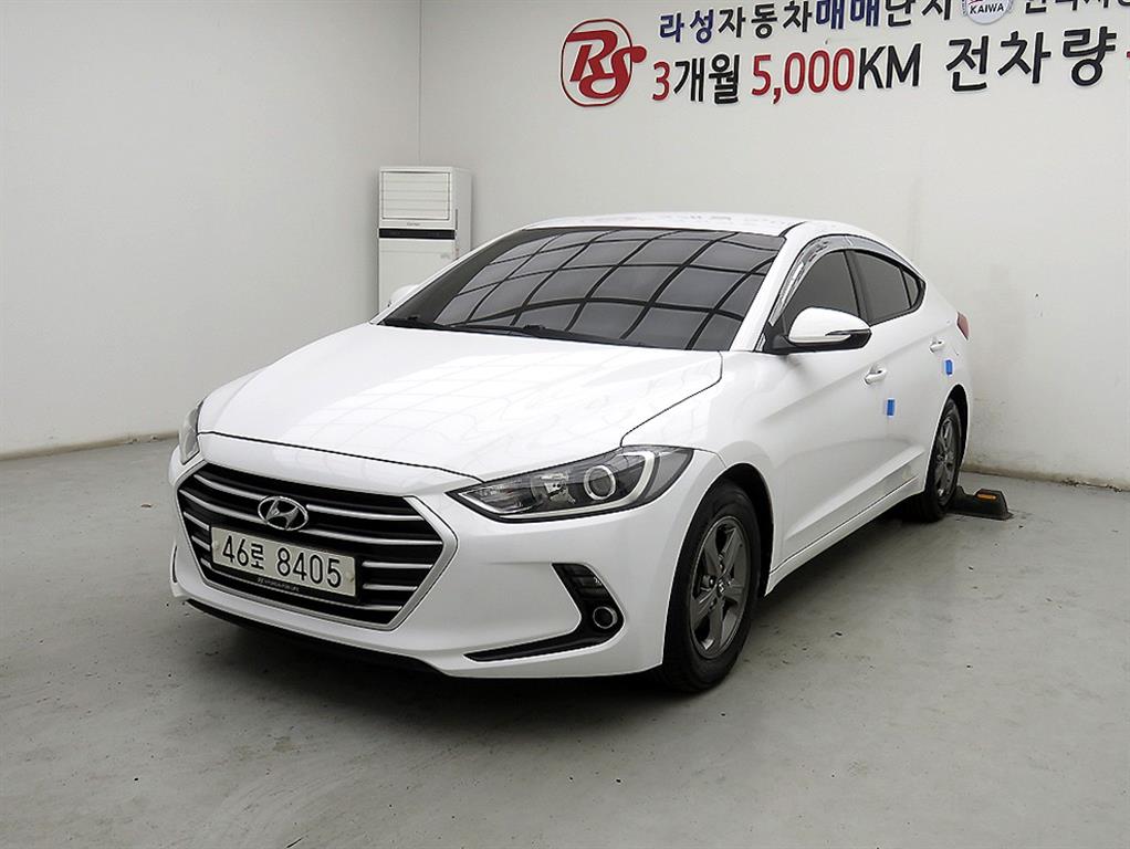 HYUNDAI Avante - Vista 2