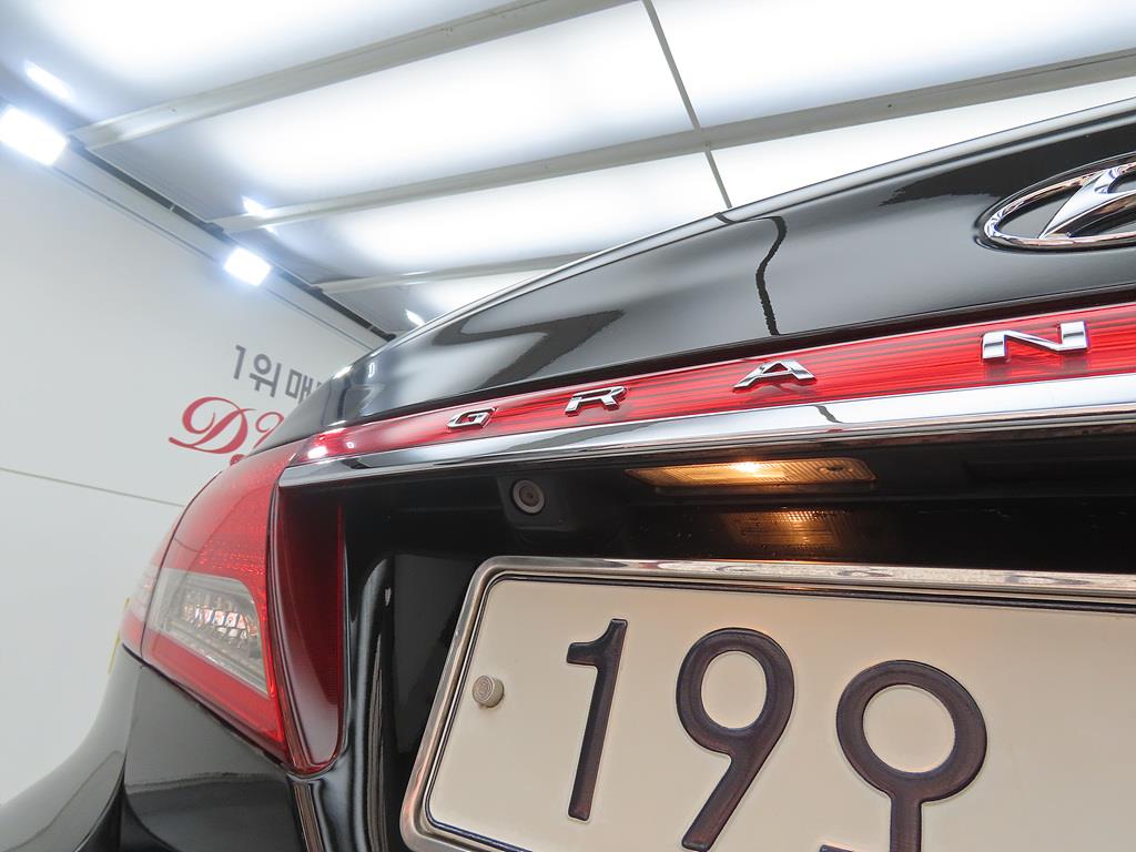 HYUNDAI Grandeur 2011 Negro - Importación desde Corea - HF Imports Iquique - Foto 17