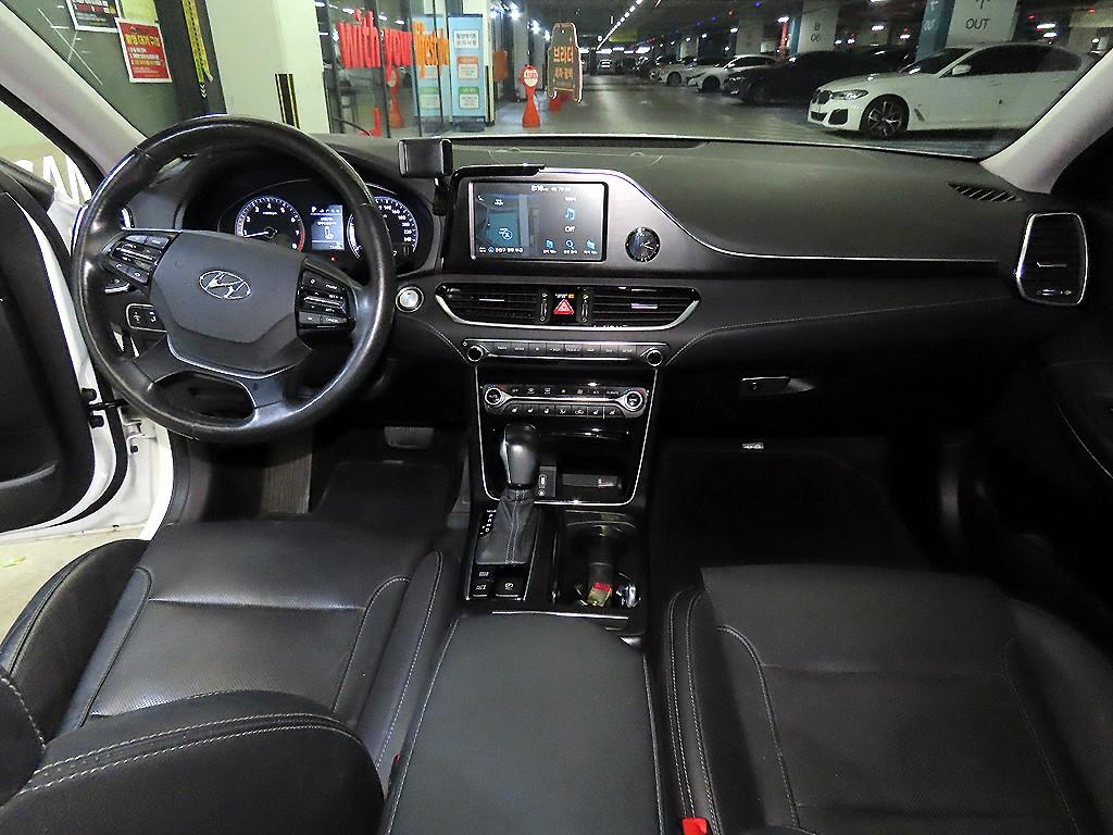 HYUNDAI Grandeur - Vista 9