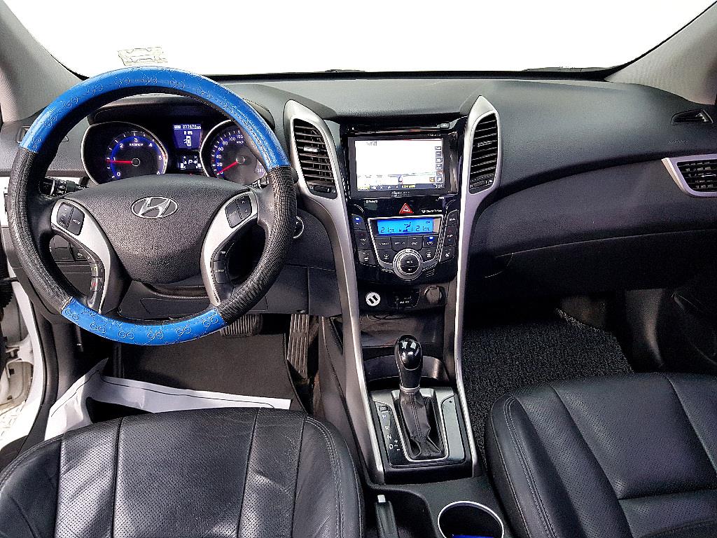 HYUNDAI i30 - Vista 5