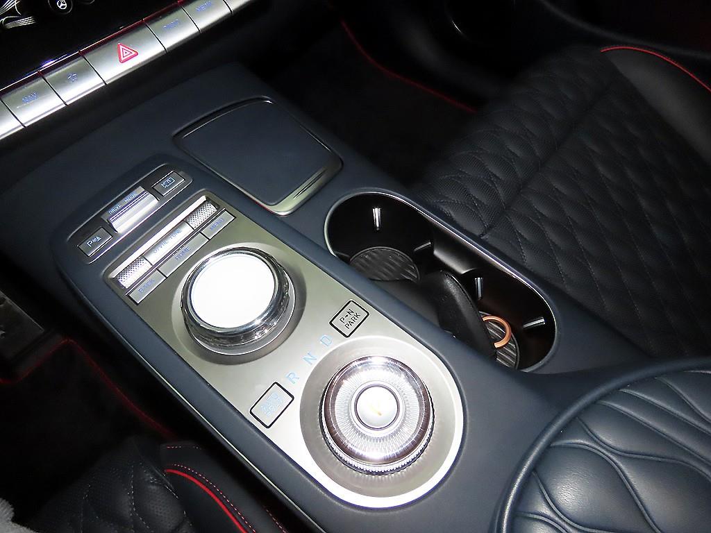 Genesis GV70 - Vista 12