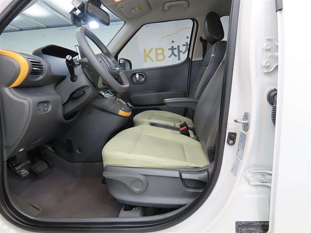 HYUNDAI Casper - Vista 5