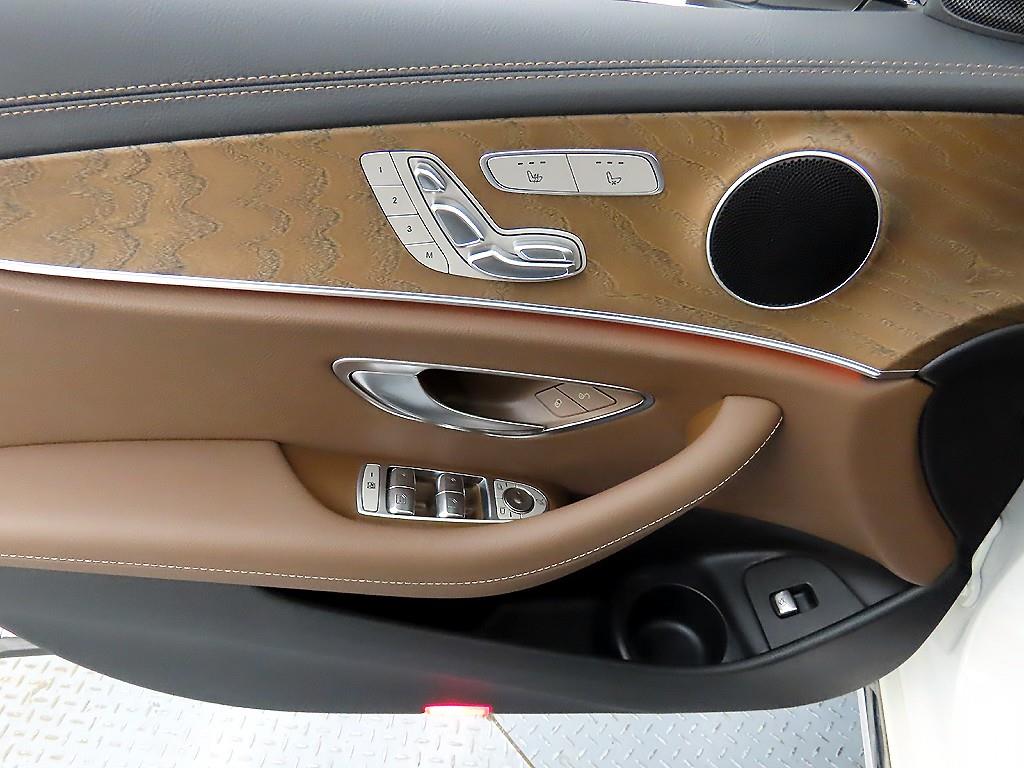 Mercedes Benz E class - Vista 11