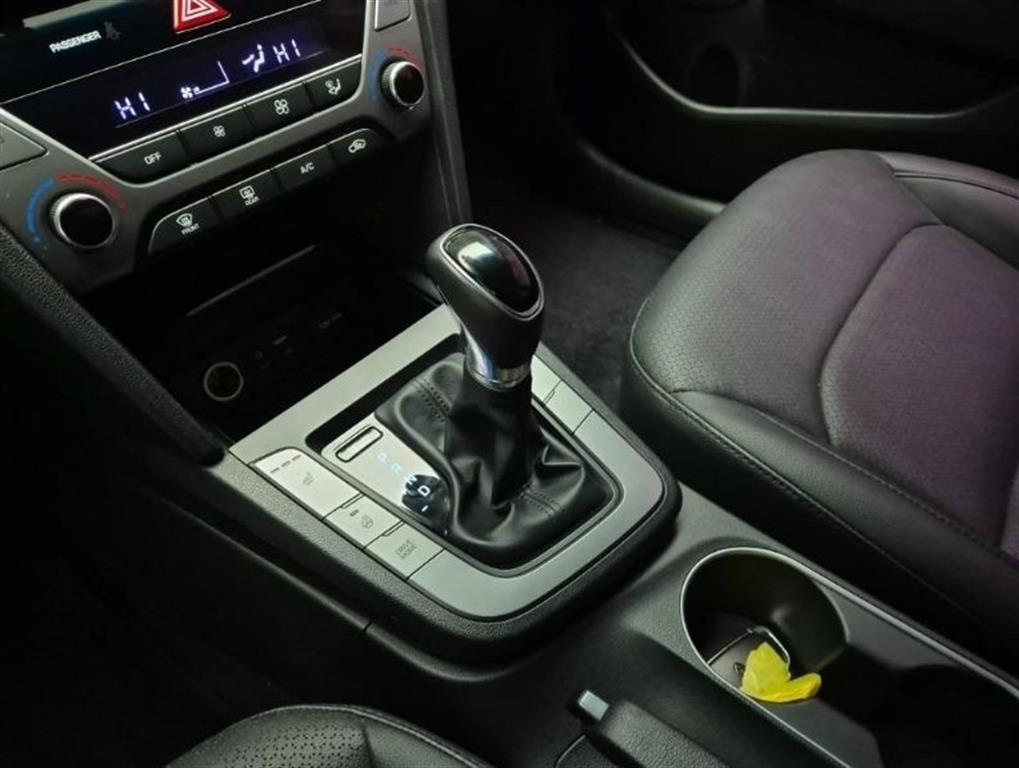 HYUNDAI Avante - Vista 8