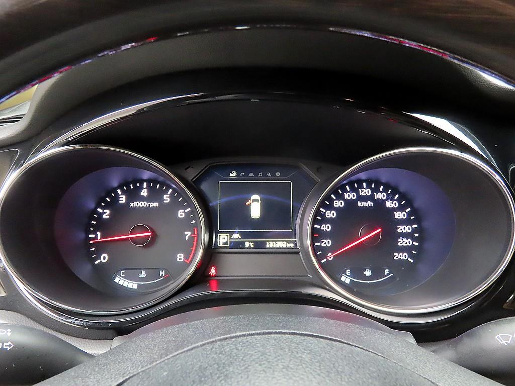 KIA Carnival - Vista 8