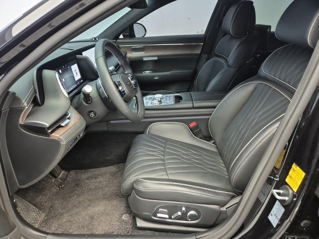 Genesis G90 - Vista 11