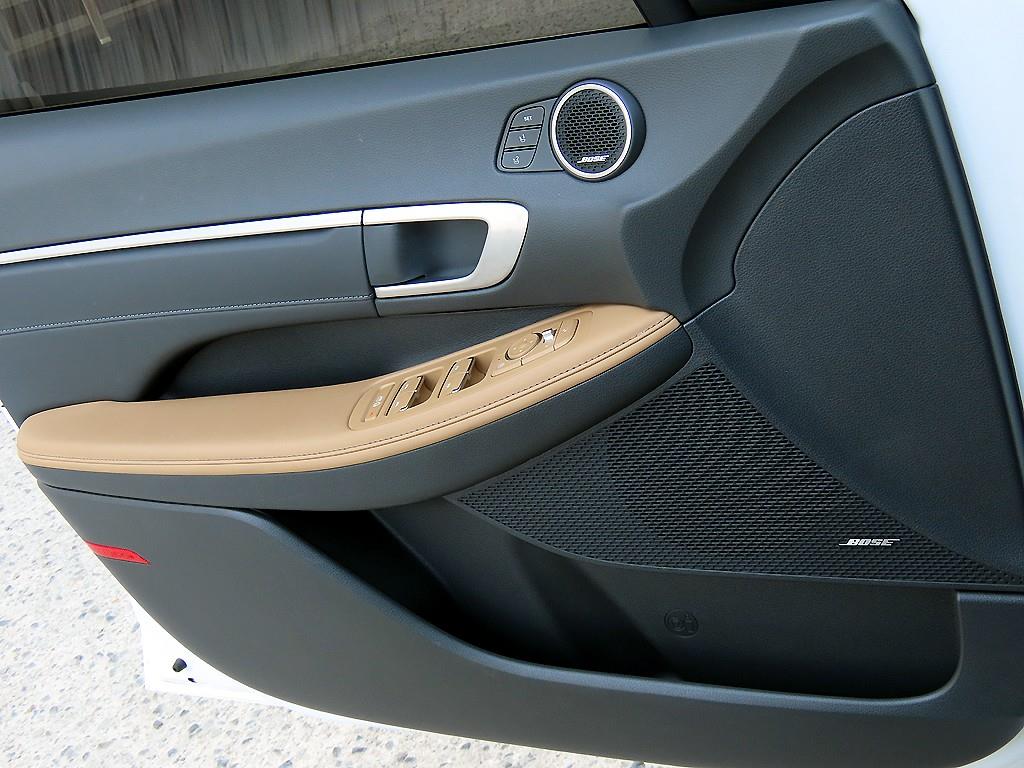 HYUNDAI Sonata - Vista 12