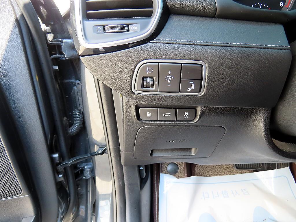 HYUNDAI Grandeur - Vista 12