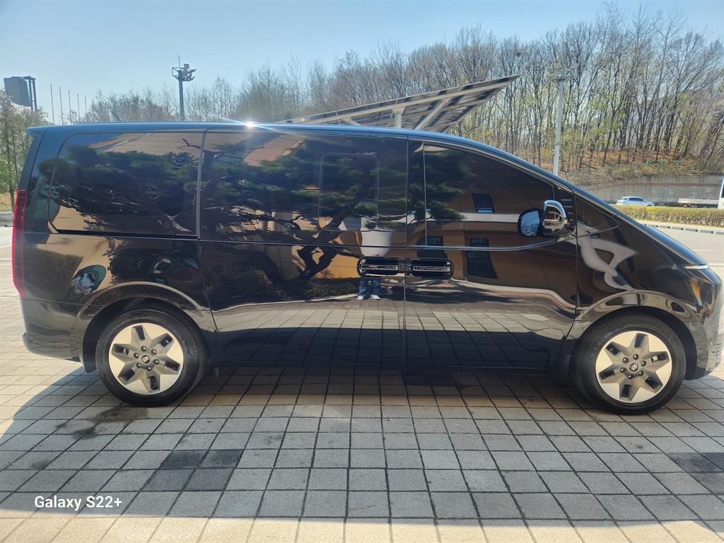 HYUNDAI Staria - Vista 5