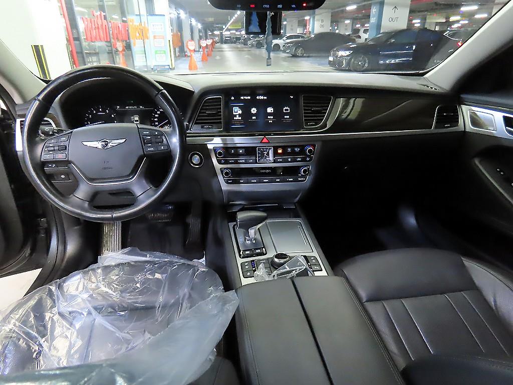 Genesis G80 - Vista 10