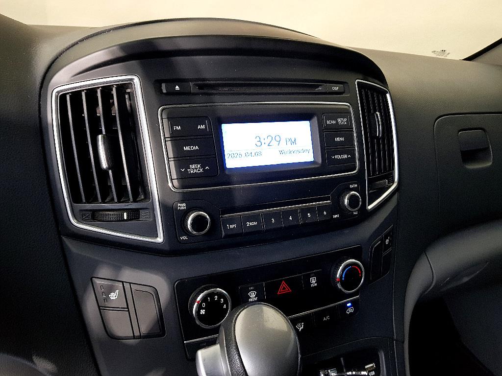 HYUNDAI Starex - Vista 12