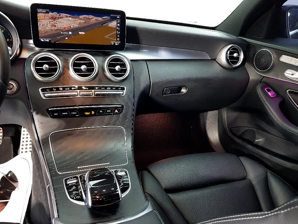 Mercedes Benz C Class - Vista 9