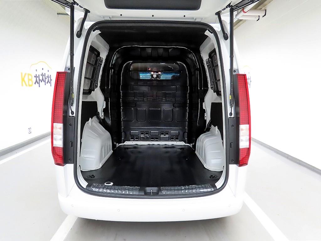 HYUNDAI Staria - Vista 5