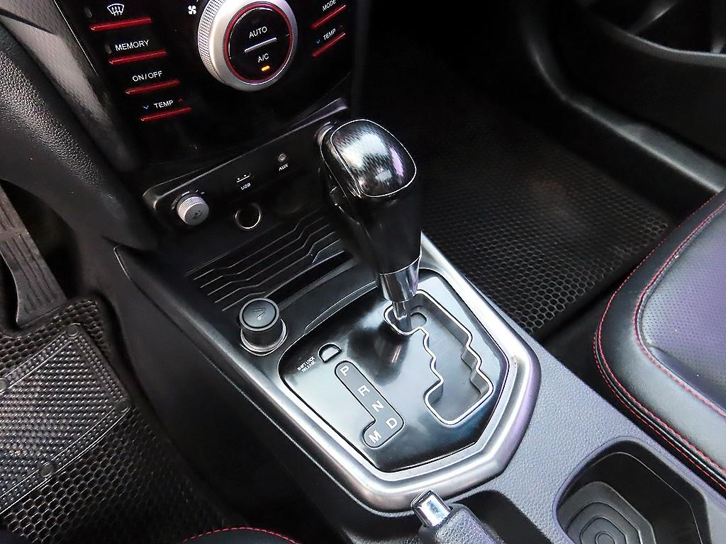 Ssangyong Tivoli - Vista 10