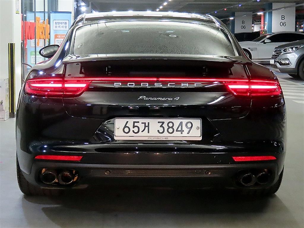Porsche Panamera - Vista 5