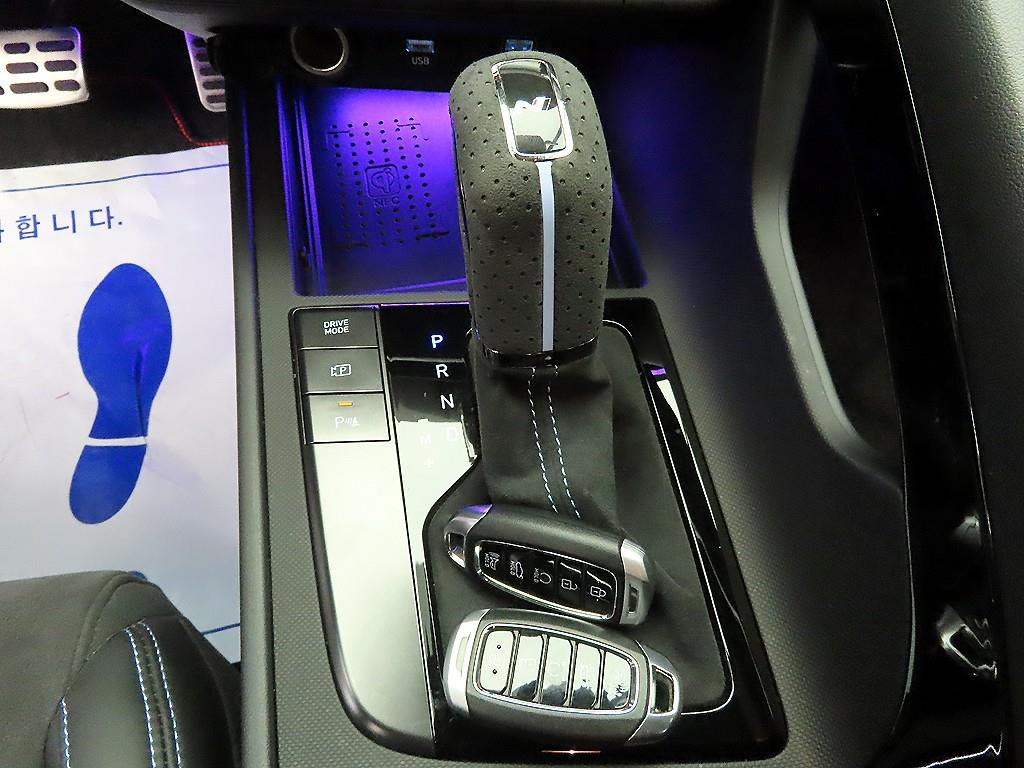 HYUNDAI Avante - Vista 10