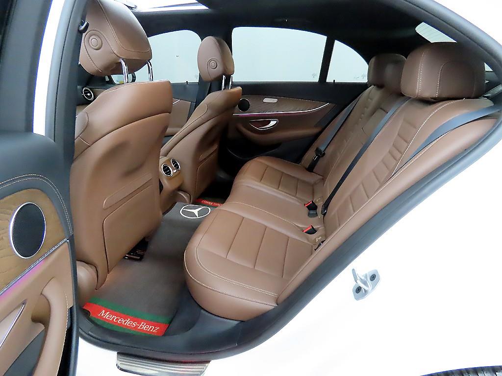 Mercedes Benz E class - Vista 6