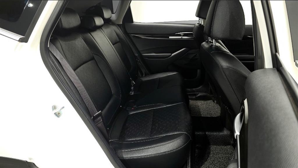 KIA Seltos - Vista 12