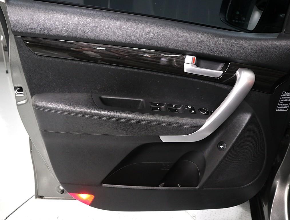 KIA Sorento - Vista 8