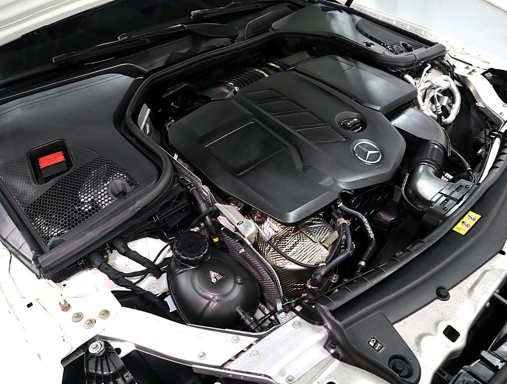 Mercedes Benz E class - Vista 6