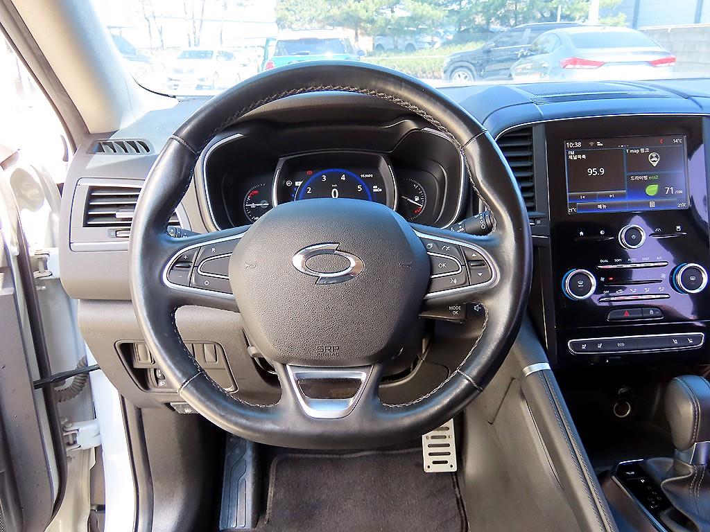 SAMSUNG QM6 - Vista 9