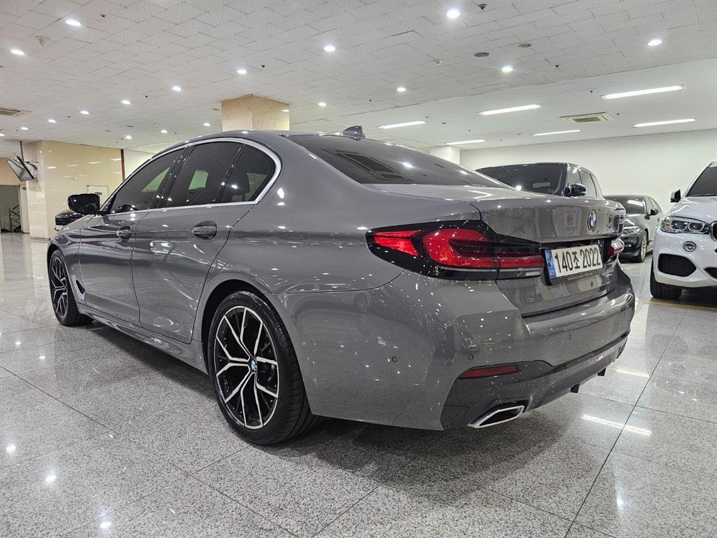 BMW 5 Series - Vista 3