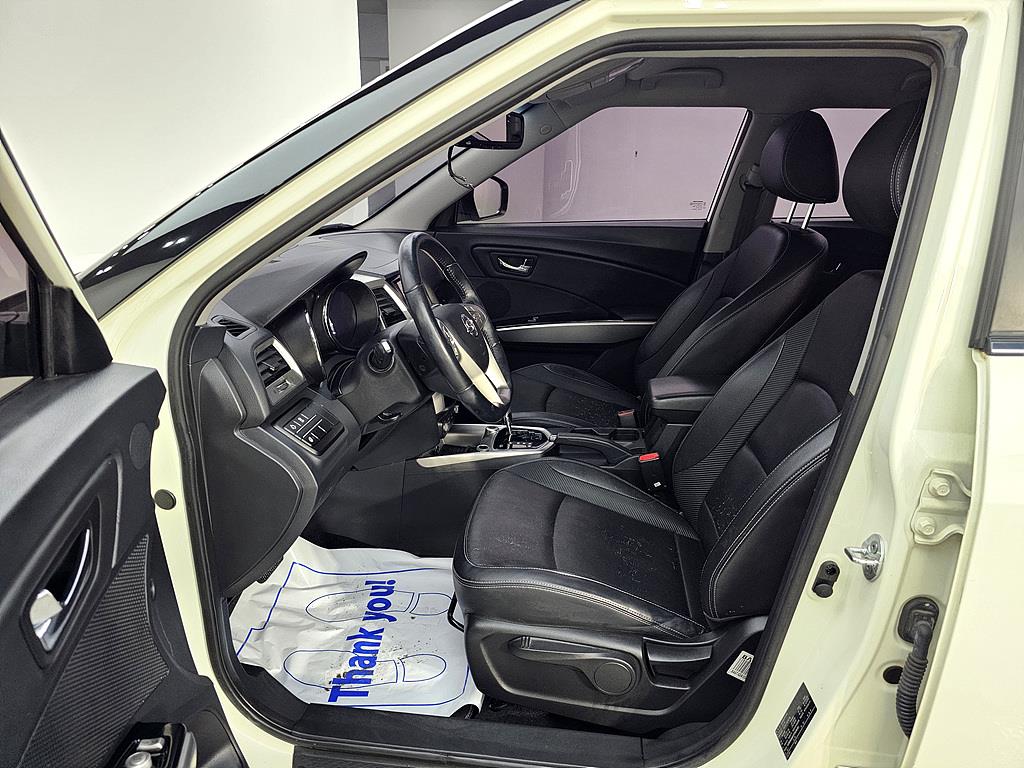 Ssangyong Tivoli - Vista 8