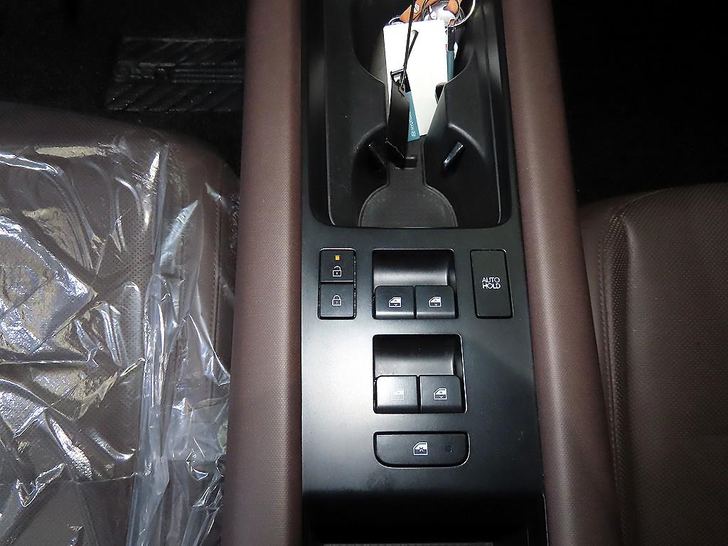 HYUNDAI Ioniq 6 - Vista 12