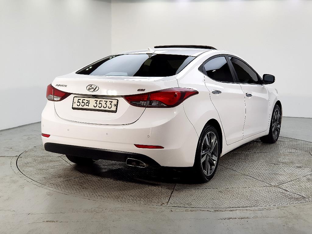 HYUNDAI Avante - Vista 4