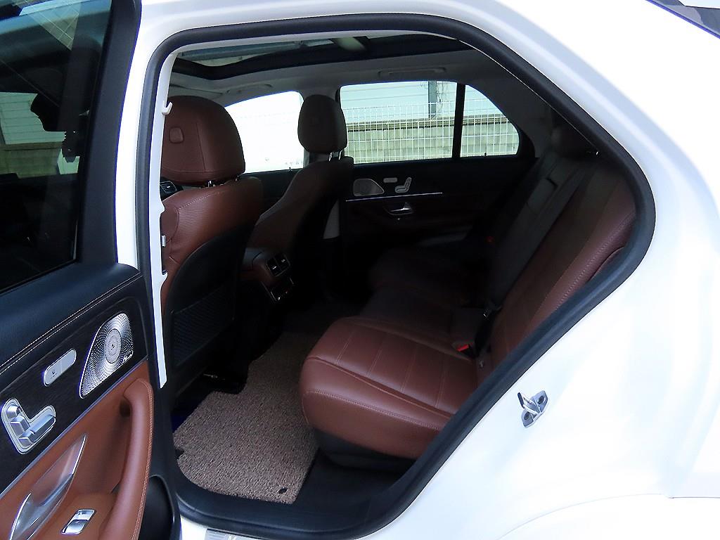 Mercedes Benz GLE Class - Vista 6