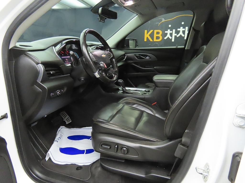 Chevrolet Travers - Vista 5