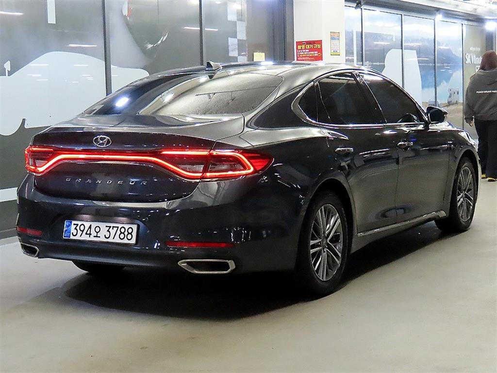 HYUNDAI Grandeur - Vista 4