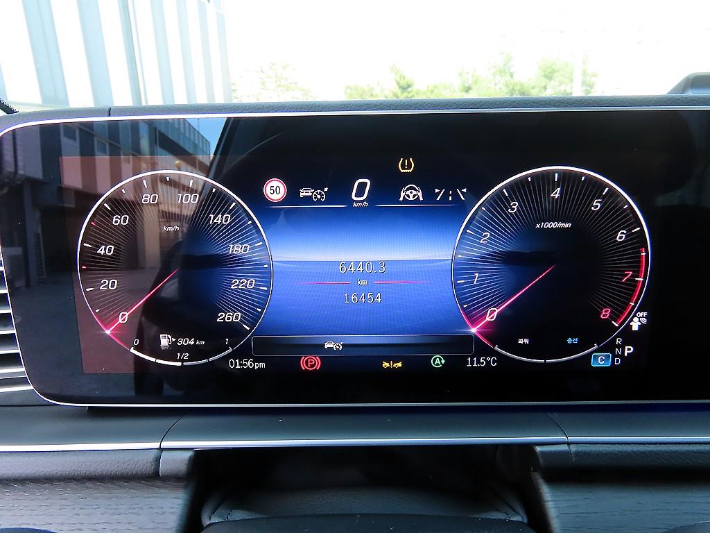 Mercedes Benz GLE Class - Vista 9