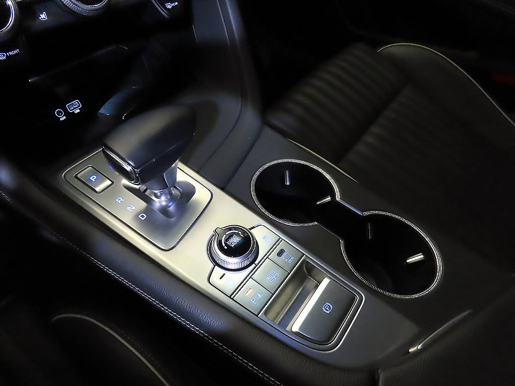 Genesis G70 - Vista 12