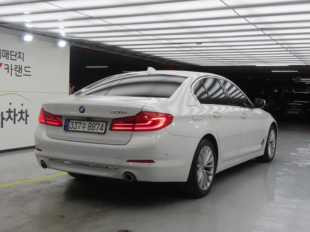 BMW 5 Series - Vista 4