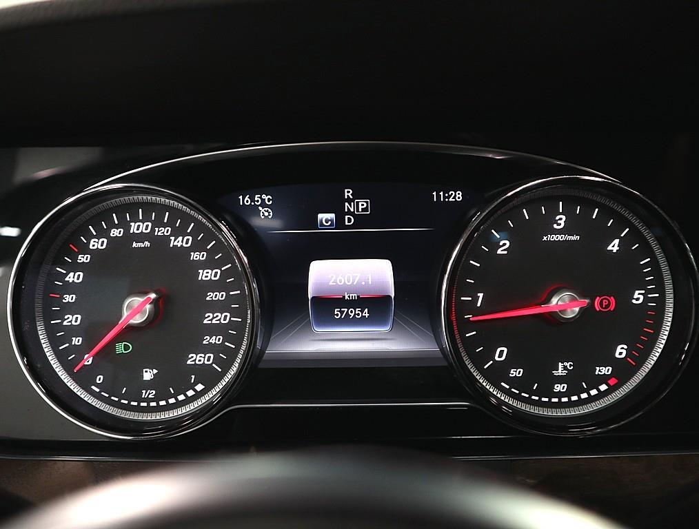 Mercedes Benz E class - Vista 7