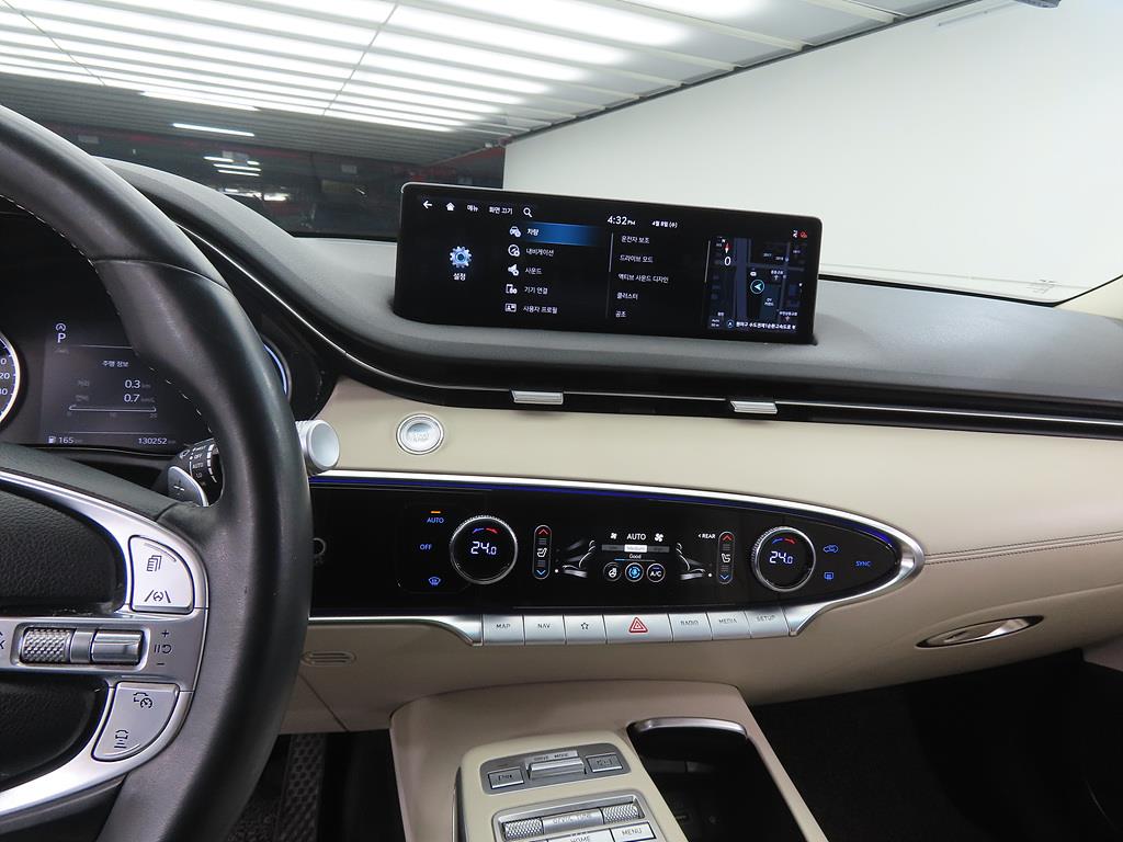 Genesis GV70 - Vista 10