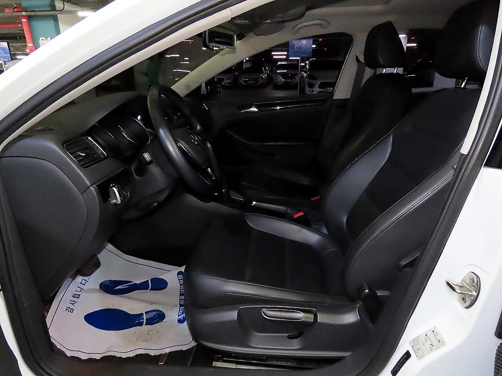 Volkswagen Jetta - Vista 6