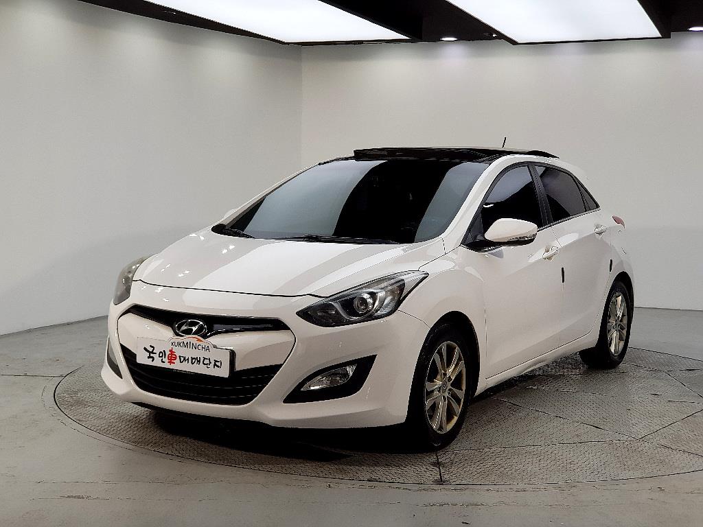 HYUNDAI i30 2012 Blanco - Importación desde Corea - HF Imports Iquique - Foto 1