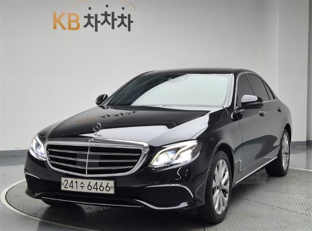 Mercedes Benz E class 2017 Negro - Importación desde Corea - HF Imports Iquique - Foto 1