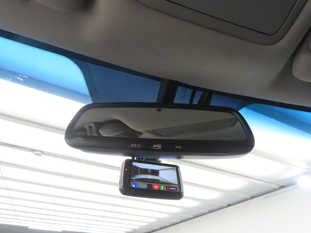 HYUNDAI Grandeur - Vista 12