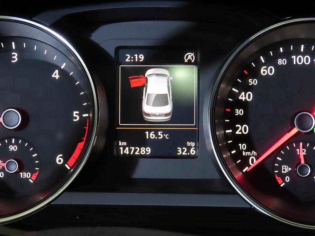 Volkswagen Jetta - Vista 9