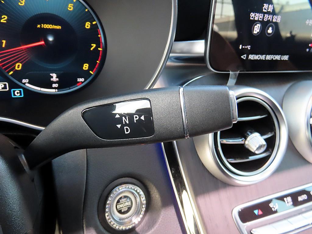 Mercedes Benz GLC Class - Vista 11