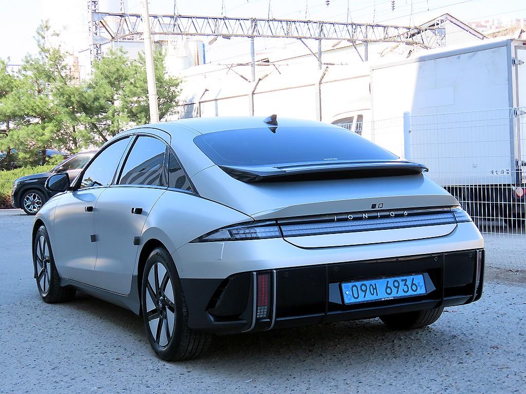 HYUNDAI Ioniq 6 - Vista 3