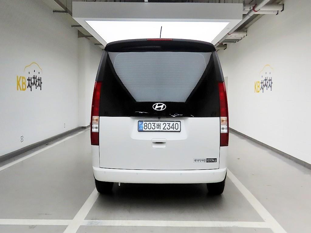 HYUNDAI Staria - Vista 3