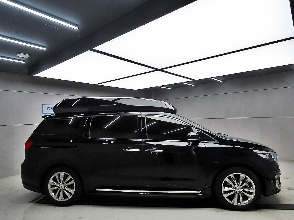 KIA Carnival - Vista 2