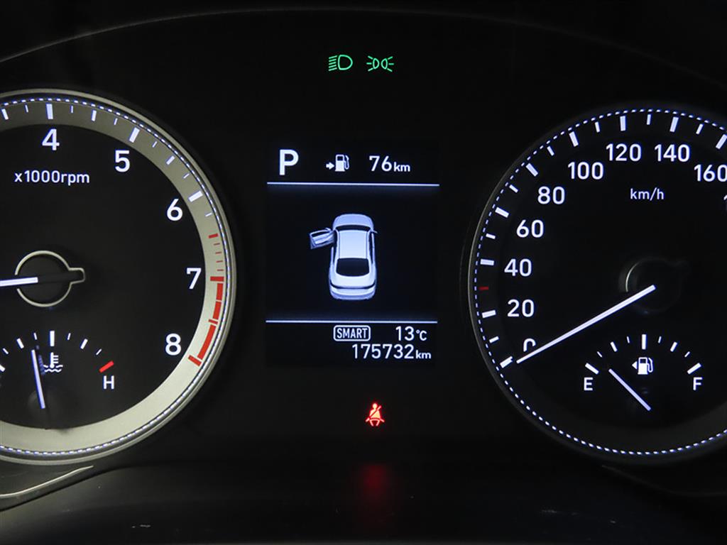 HYUNDAI Grandeur - Vista 9